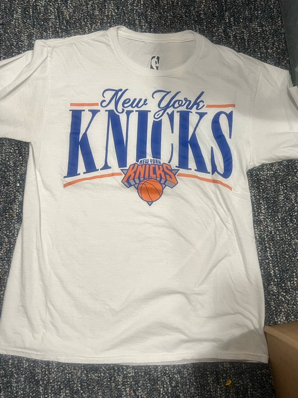 Women’s or Men’s NY Knicks NBA Shirt Size Medium